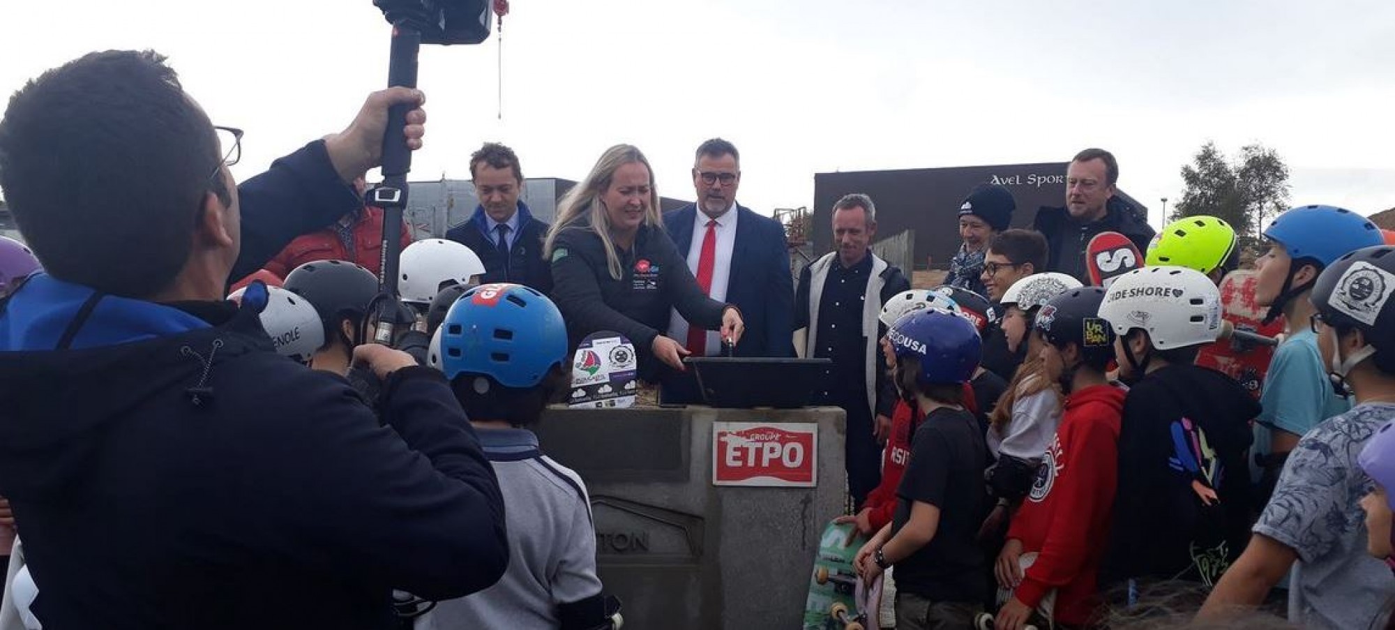 POSE DE LA 1ère PIERRE DU CENTRE FEDERAL DE SKATE